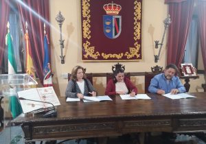 Firma de convenios en Almonte 2