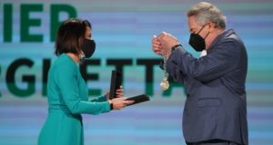 Targhetta recibe la medalla de Andalucia