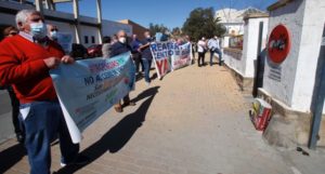 Protesta San Bartolome de la Torre para exigir Urgencias 24 horas 1