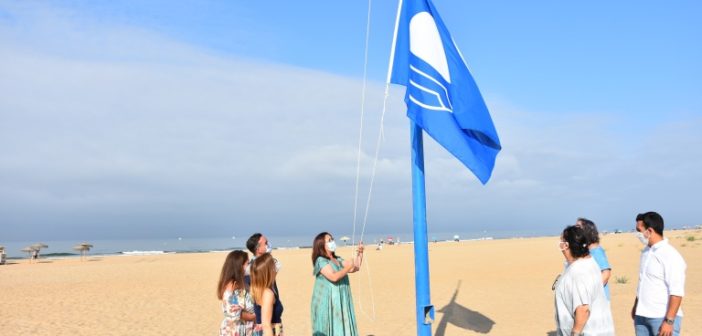 Bandera azul izada en Punta Umbria 2020
