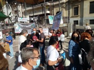 Concentración en Huelva en favor de la sanidad pública