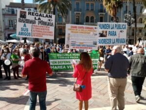 Concentración en Huelva en favor de la sanidad pública