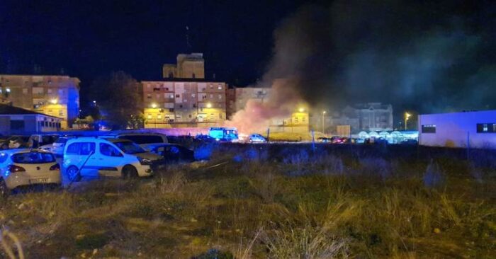 Incendio de un coche en Huelva capital 1