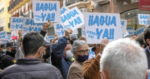 Concentración de agricultores ante la Subdelegación del Gobierno en Huelva (6)