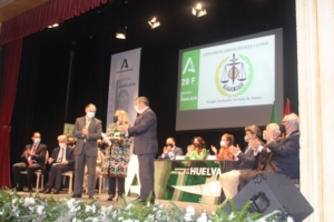 Huelva entrega sus Banderas de Andalucía por el 28-F