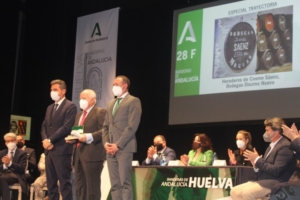 Huelva entrega sus Banderas de Andalucía por el 28-F