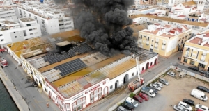 Incendio en seis naves de Isla Cristina 1