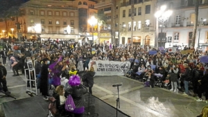 Manifestación en Huelva por el Día de la Mujer (1)