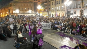 Manifestación en Huelva por el Día de la Mujer (1)