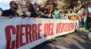 Protesta en Sevilla para que se cierre el vertedero de Nerva