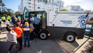 Campaña de concienciación sobre limpieza y reciclaje en colegios de la capital