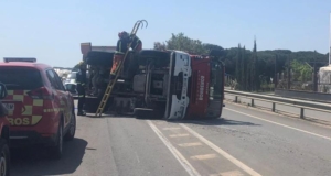 herido bombero Huelva volcar camión