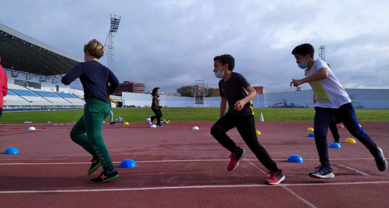 jóvenes deporte talleres Diputación Huelva