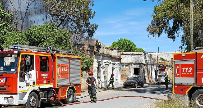 video bomberos sofocan incendio huelva