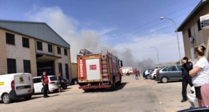 Incendio en el polígono La Luz