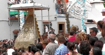 virgen-rocio-almonte-procesion