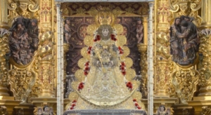 La Virgen del Rocío, preparada para la romería del reencuentro