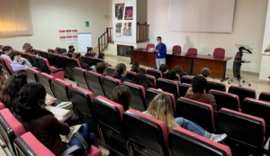 Profesionales de Cepsa en Huelva, comprometidos con la formación de los más jóvenes