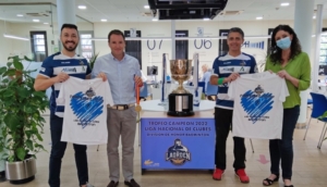 La copa de la liga del IES La Orden se expone esta semana en Aguas de Huelva