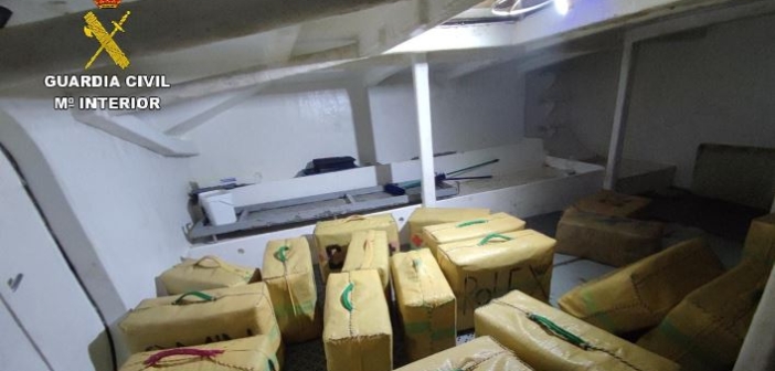 Nueve detenidos con cerca de 2.000 kilos de hachís en Isla Cristina