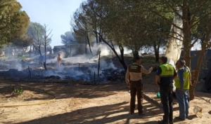 Arden 20 chabolas en nuevo incendio en un asentamiento en Lucena del Puerto