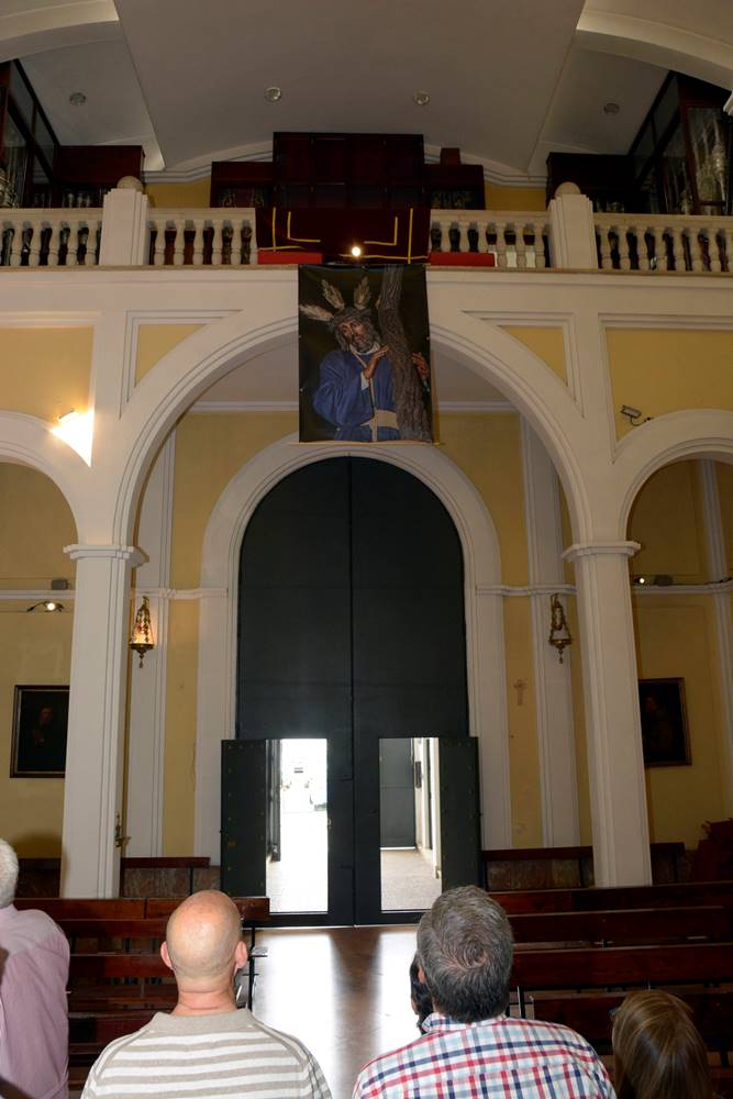 Desplegado un mural de Nuestro Padre Jesús del Calvario en su capilla