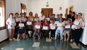 Un total de 50 mayores participan en el taller de la memoria de Palos