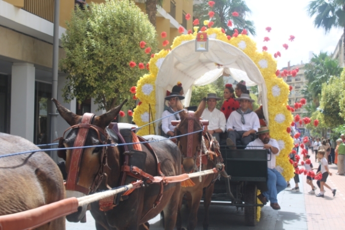 La Hermandad de Emigrantes inicia el camino al Rocío