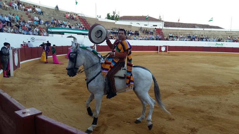 lea-vicens-triunfadora-rejones-aracena