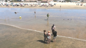 Vídeo: Así reaccionan algunos de los bañistas pillados cogiendo coquinas en Punta Umbría