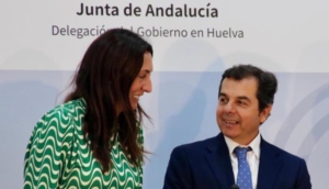 Loles López anima a los delegados a trabajar “con amor por Huelva”