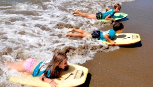 La escuela de surf de Ayamonte cierra el verano con enorme exito