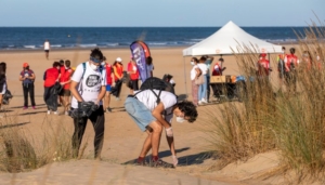 Jornada de limpieza en la playa de Nueva Umbría este sábado