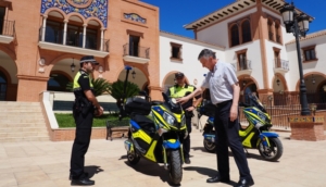 Dos nuevas motocicletas eléctricas para la Policía Local de Palos 