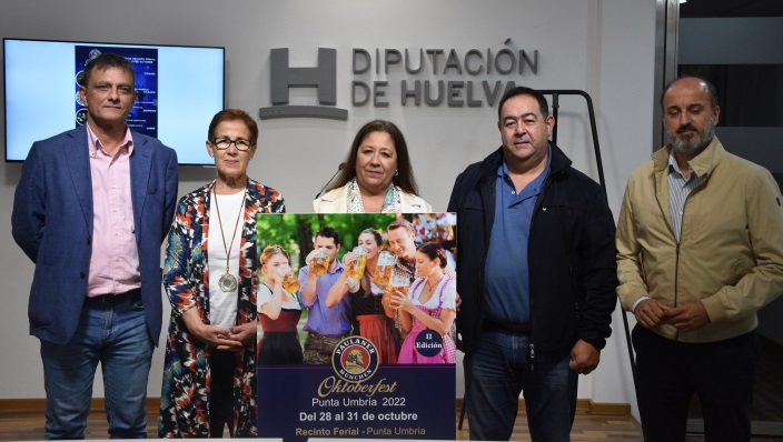 Miguel Campello y La Mari de Chambao, en la Oktoberfest de Punta Umbría