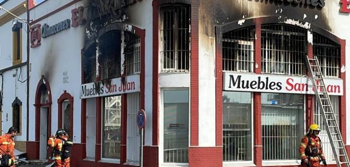 El Consorcio Provincial de Bomberos ha intervenido en la extinción de un incendio ocurrido en la mañana de este martes, 11 de octubre, en Isla Cristina