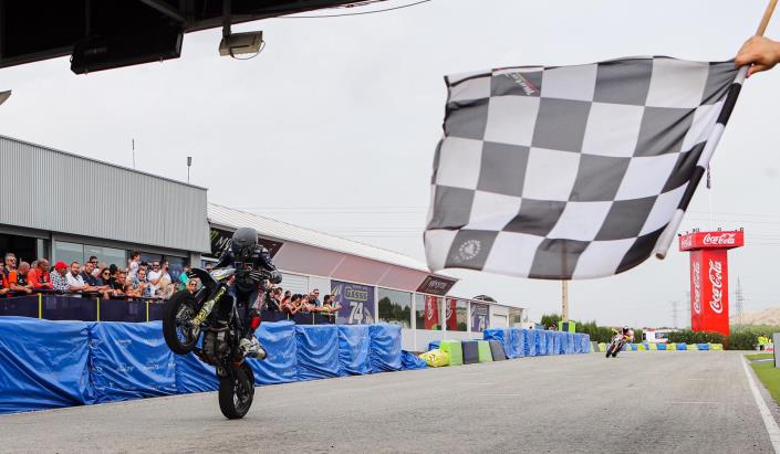 El onubense Paquito Gómez, campeón de España de Supermoto 2022