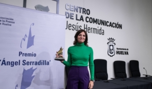 Esther Bazán defiende el rigor en el periodismo durante la entrega del Ángel Serradilla