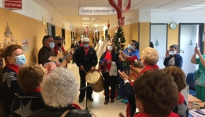 Villancicos para dar la bienvenida a la Navidad en el hospital Infanta Elena