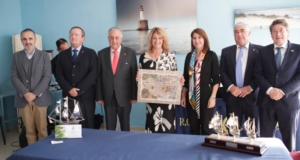 La presidenta del Puerto de Huelva, socia de honor del Real Club Marítimo