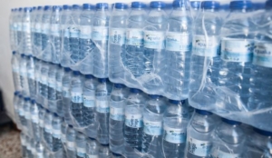 Aqualia repartirá agua embotellada a los vecinos afectados en Nuevo Portil