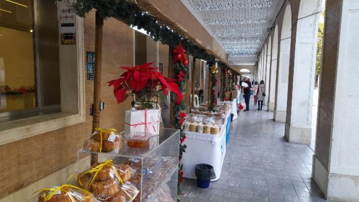 La Gran Vía acoge la XIII Muestra de Dulces Navideños de la provincia