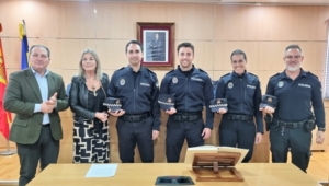 El salón de plenos del Ayuntamiento de Aljaraque ha sido escenario de la toma de posesión de tres nuevos miembros de la Policía Local