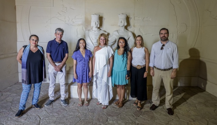 Más de 500 personas visitan el Monumento a Colón y los faros de Mazagón y El Rompido