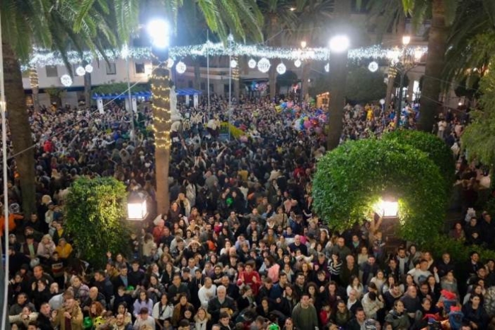 Los Reyes Magos inundan de magia las calles de Ayamonte