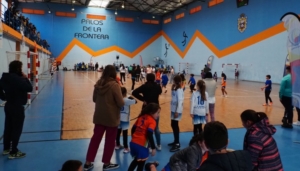 Amantes del pádel y el balonmano disfrutan de un gran fin de semana deportivo en Palos