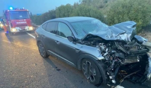 Un herido al chocar su coche con un camión en la A-49 en Niebla