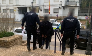 Dos ladrones, pillados 'in fraganti' tras cometer un robo en Almonte