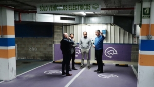 Palos instala nueve puntos de recarga eléctrica en el parking de la plaza de España