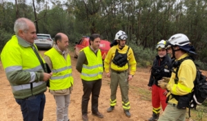 El Infoca colabora con la UME en las prácticas de extinción de incendios en Valverde y Zalamea